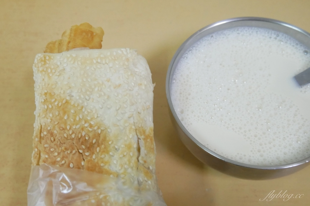 台中北區|巨人傳統早餐.燒餅油條真的好吃,顛覆我對燒餅的印象 @飛天璇的口袋 台中北區|巨人傳統早餐.燒餅油條真的好吃,顛覆我對燒餅的印象 @飛天璇的口袋