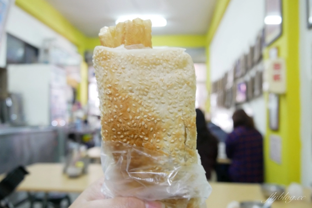 台中北區|巨人傳統早餐.燒餅油條真的好吃,顛覆我對燒餅的印象 @飛天璇的口袋 台中北區|巨人傳統早餐.燒餅油條真的好吃,顛覆我對燒餅的印象 @飛天璇的口袋