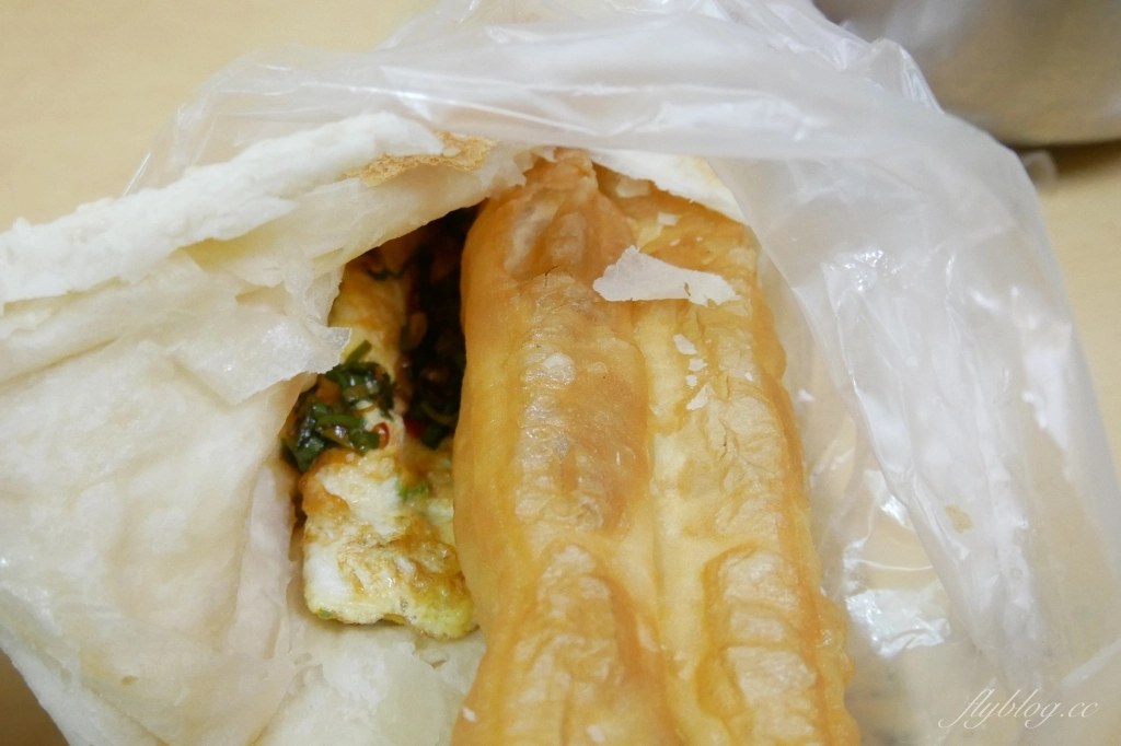 台中北區|巨人傳統早餐.燒餅油條真的好吃,顛覆我對燒餅的印象 @飛天璇的口袋 台中北區|巨人傳統早餐.燒餅油條真的好吃,顛覆我對燒餅的印象 @飛天璇的口袋