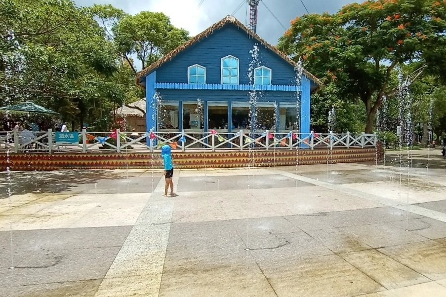 台東卑南｜初鹿牧場，幅員遼闊的親子旅遊景點，滾草區、餵食區、動物區、森林浴區 @飛天璇的口袋