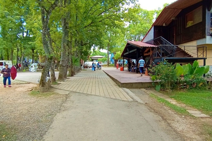 台東卑南｜初鹿牧場，幅員遼闊的親子旅遊景點，滾草區、餵食區、動物區、森林浴區 @飛天璇的口袋