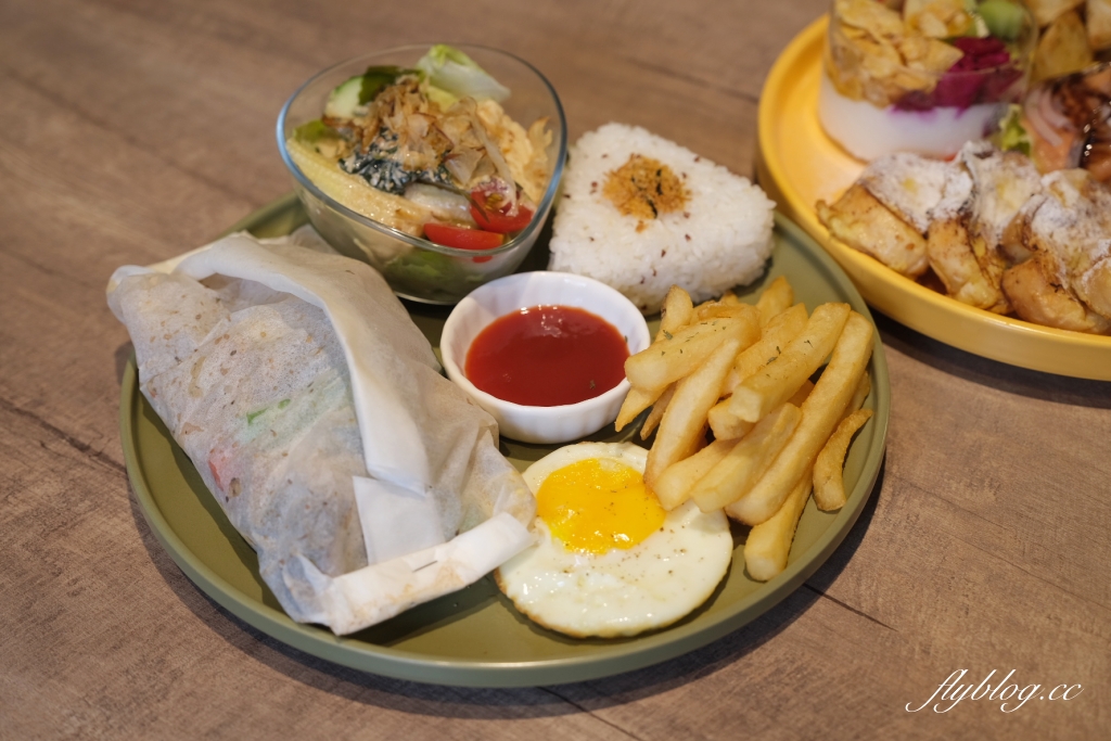 【台中西區】草悟道生活圈，台中美食散策一日遊，晴天卡免費吃家溫度、飪室咖哩和張波歺室 @飛天璇的口袋