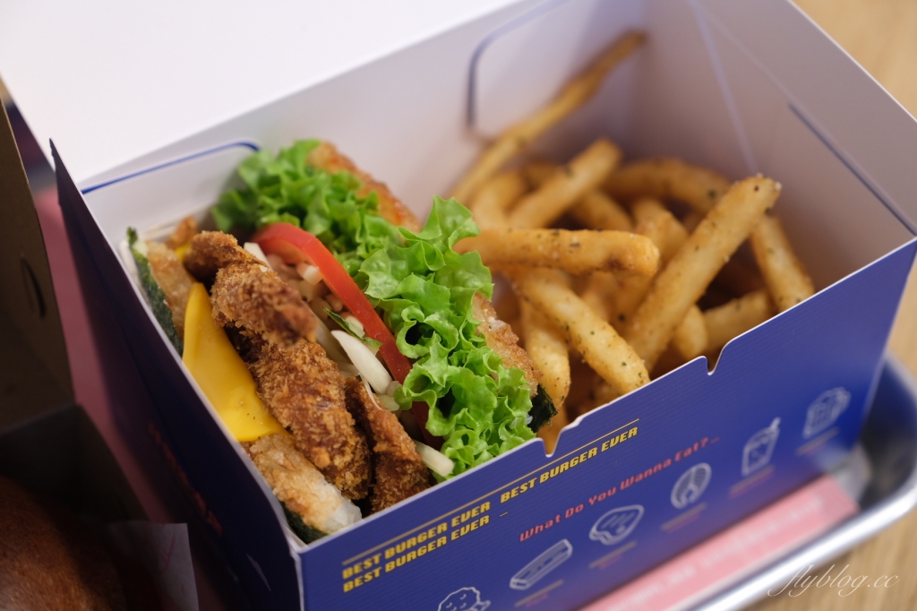 【台中西區】草悟道生活圈，台中美食散策一日遊，晴天卡免費吃家溫度、飪室咖哩和張波歺室 @飛天璇的口袋