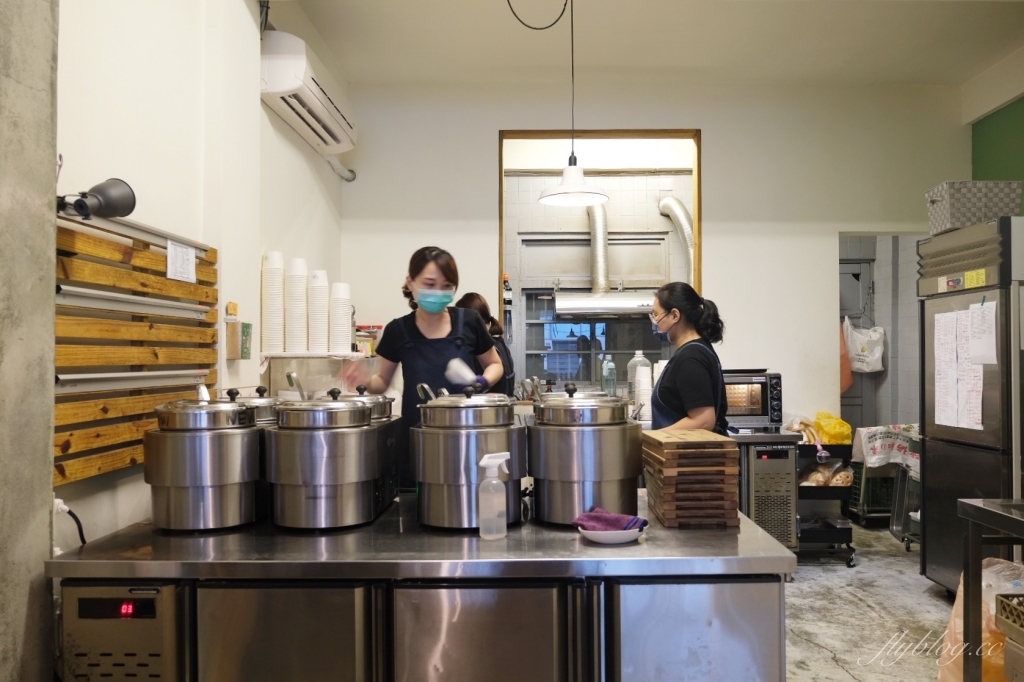 【台中西區】草悟道生活圈，台中美食散策一日遊，晴天卡免費吃家溫度、飪室咖哩和張波歺室 @飛天璇的口袋