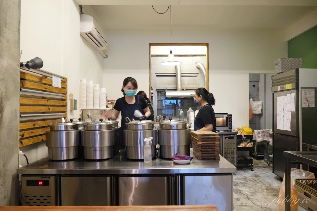 【台中西區】家溫度，每日供應7~8種不同湯品，把飯桌上的配角變主角(已歇業) @飛天璇的口袋