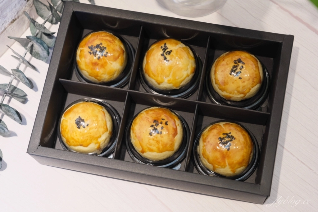 台中西屯｜初三吃麵包．令人耳目一新初三蛋黃酥，每月初三回饋弱勢團體 @飛天璇的口袋