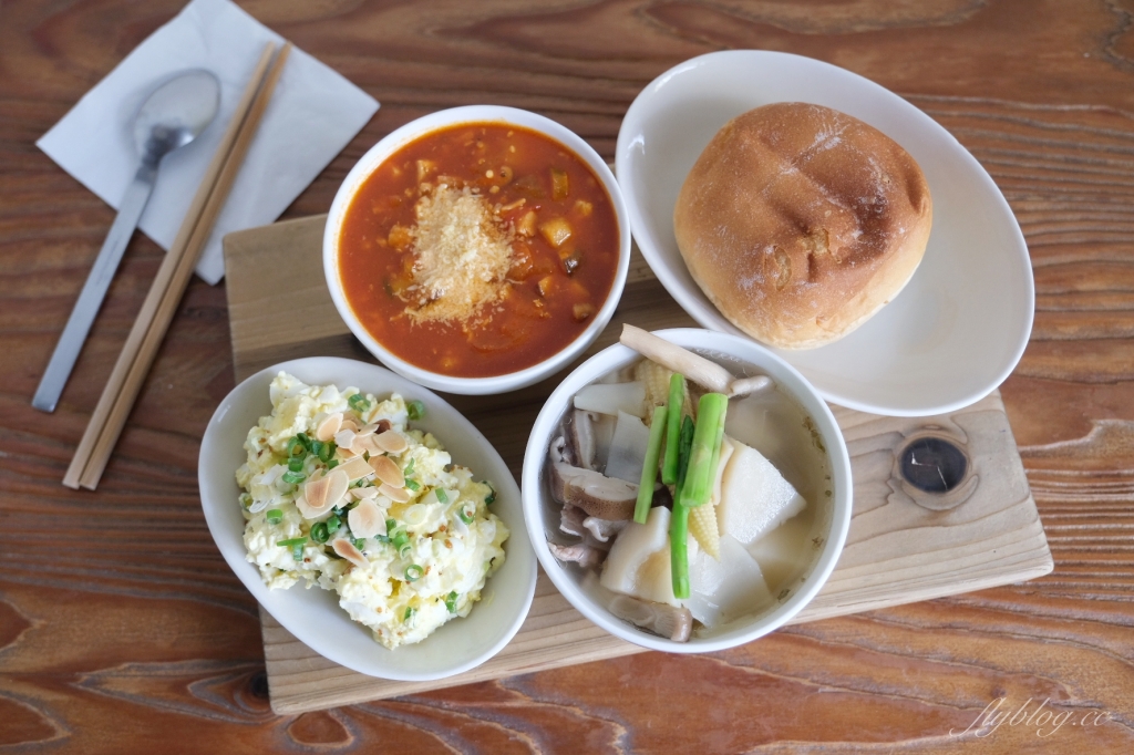 【台中西區】家溫度，每日供應7~8種不同湯品，把飯桌上的配角變主角(已歇業) @飛天璇的口袋