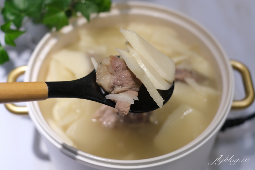 食譜分享｜竹筍排骨湯做法．喝起來不苦的竹筍湯？加一匙生米進去就對了 @飛天璇的口袋