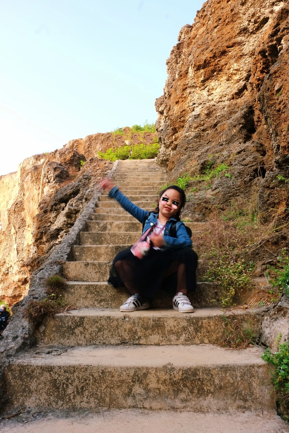 永安橋遺址｜小琉球最棒的欣賞落日秘境，遠古流傳的珊瑚岩 @飛天璇的口袋