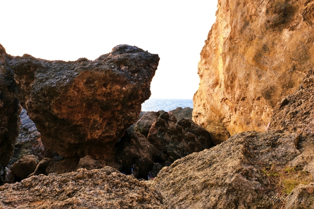 永安橋遺址｜小琉球最棒的欣賞落日秘境，遠古流傳的珊瑚岩 @飛天璇的口袋