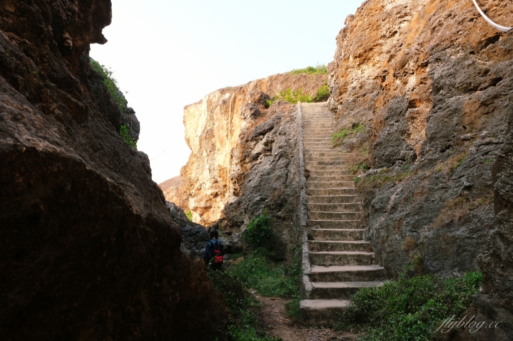 永安橋遺址｜小琉球最棒的欣賞落日秘境，遠古流傳的珊瑚岩 @飛天璇的口袋