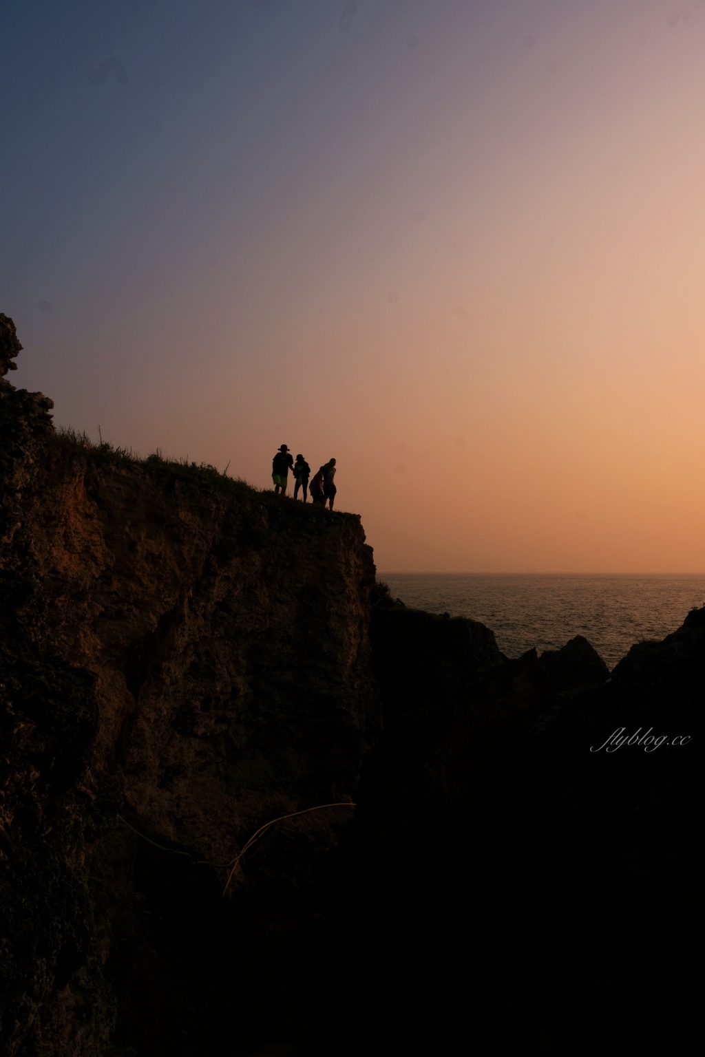 永安橋遺址｜小琉球最棒的欣賞落日秘境，遠古流傳的珊瑚岩 @飛天璇的口袋
