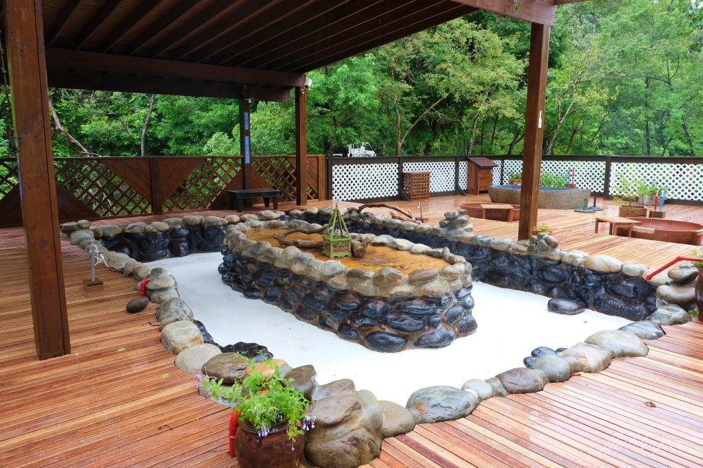 苗栗大湖|湖畔花時間.依山傍水的景觀民宿,還有療癒的露天溫泉 @飛天璇的口袋 苗栗大湖|湖畔花時間.依山傍水的景觀民宿,還有療癒的露天溫泉 @飛天璇的口袋