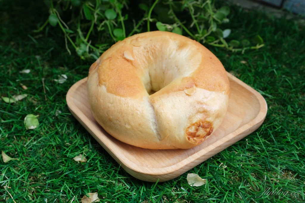 台中西區｜模範貝果，模範街超人氣貝果專賣店，顛覆視覺與味覺的美味 @飛天璇的口袋