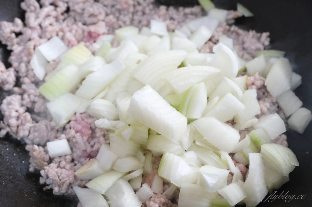 食譜分享｜番茄肉醬義大利麵做法，最簡單的紅醬義大利麵，第一次煮義大利麵就上手 @飛天璇的口袋