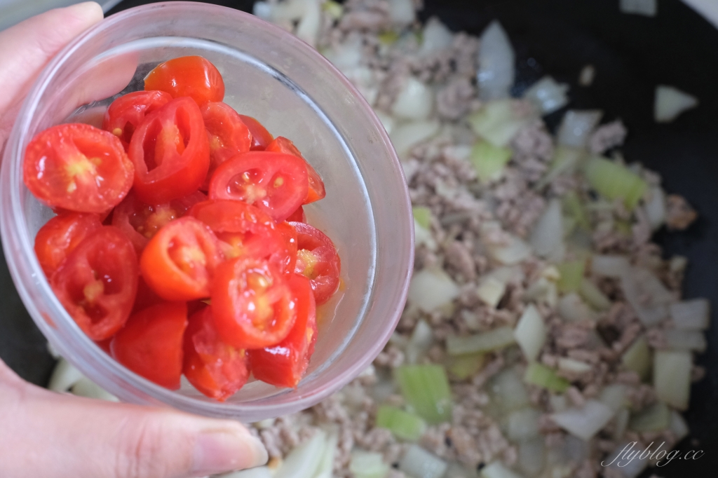 食譜分享｜番茄肉醬義大利麵做法，最簡單的紅醬義大利麵，第一次煮義大利麵就上手 @飛天璇的口袋