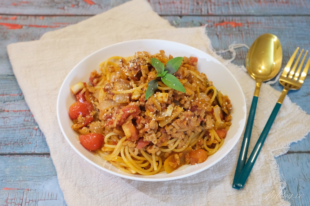食譜分享｜番茄肉醬義大利麵做法，最簡單的紅醬義大利麵，第一次煮義大利麵就上手 @飛天璇的口袋
