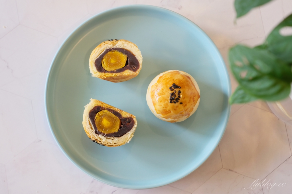 【2025台中蛋黃酥】20+台中蛋黃酥整理，你吃過幾間了？ @飛天璇的口袋