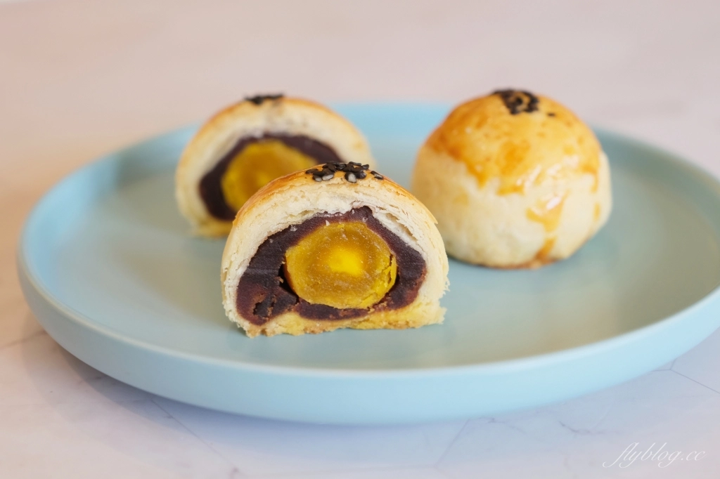 台中西屯｜初三吃麵包．令人耳目一新初三蛋黃酥，每月初三回饋弱勢團體 @飛天璇的口袋