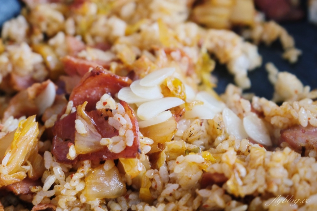 泡菜炒飯做法｜尹食堂2簡單美味讓外國人讚不絕口的泡菜炒飯食譜超簡單 @飛天璇的口袋