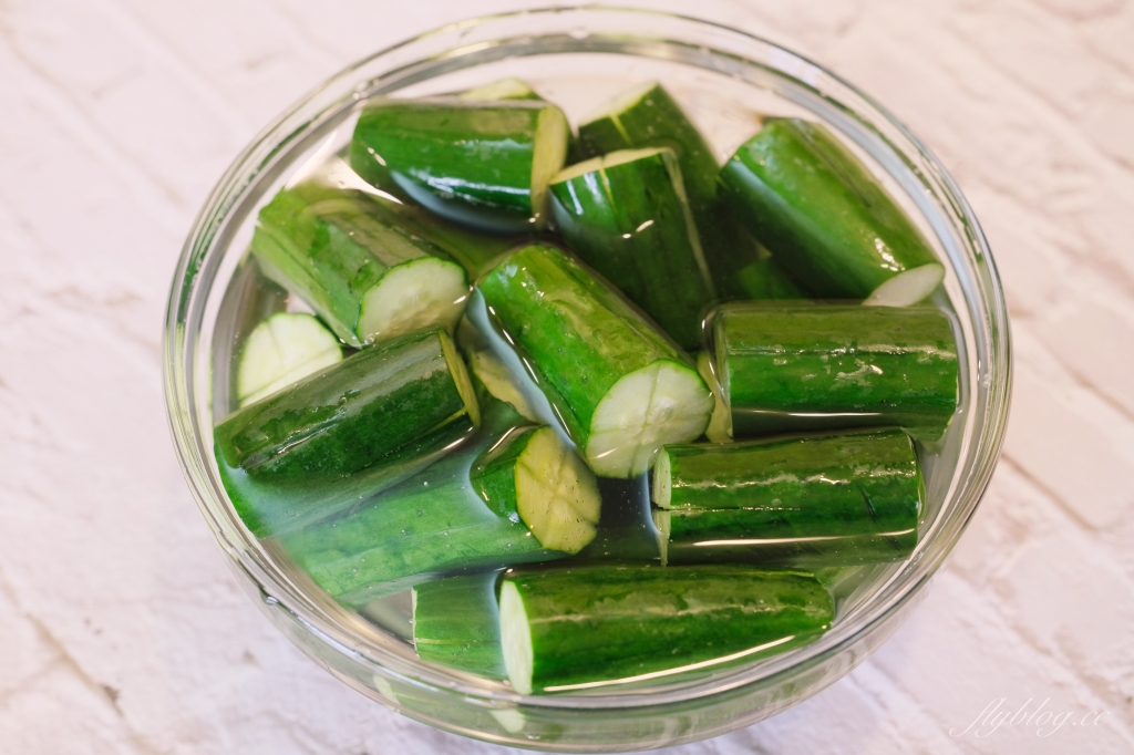 韓式小黃瓜夾心泡菜做法｜簡單的「韓式小黃瓜夾心泡菜食譜」，夏天吃消暑又開胃 @飛天璇的口袋
