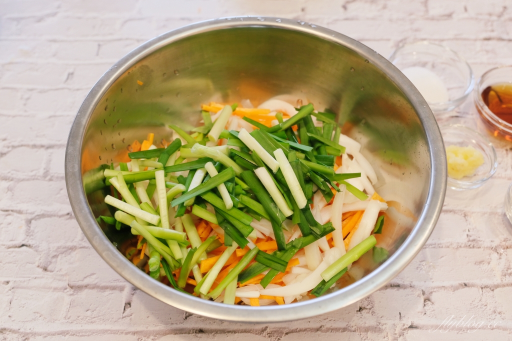 韓式小黃瓜夾心泡菜做法｜簡單的「韓式小黃瓜夾心泡菜食譜」，夏天吃消暑又開胃 @飛天璇的口袋