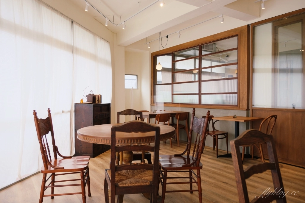 台中南屯｜ 青春漢堡 Aoharu Burger，創業十年田樂最新品牌，揉和日本洋食創作新樣態日式西餐 @飛天璇的口袋