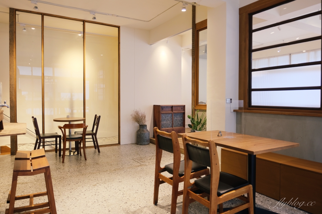 台中南屯｜ 青春漢堡 Aoharu Burger，創業十年田樂最新品牌，揉和日本洋食創作新樣態日式西餐 @飛天璇的口袋