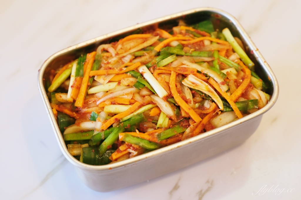 韓式小黃瓜夾心泡菜做法｜簡單的「韓式小黃瓜夾心泡菜食譜」，夏天吃消暑又開胃 @飛天璇的口袋