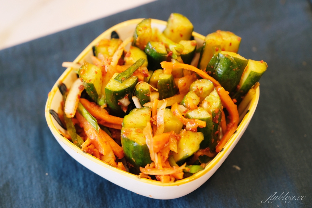 韓式小黃瓜夾心泡菜做法｜簡單的「韓式小黃瓜夾心泡菜食譜」，夏天吃消暑又開胃 @飛天璇的口袋