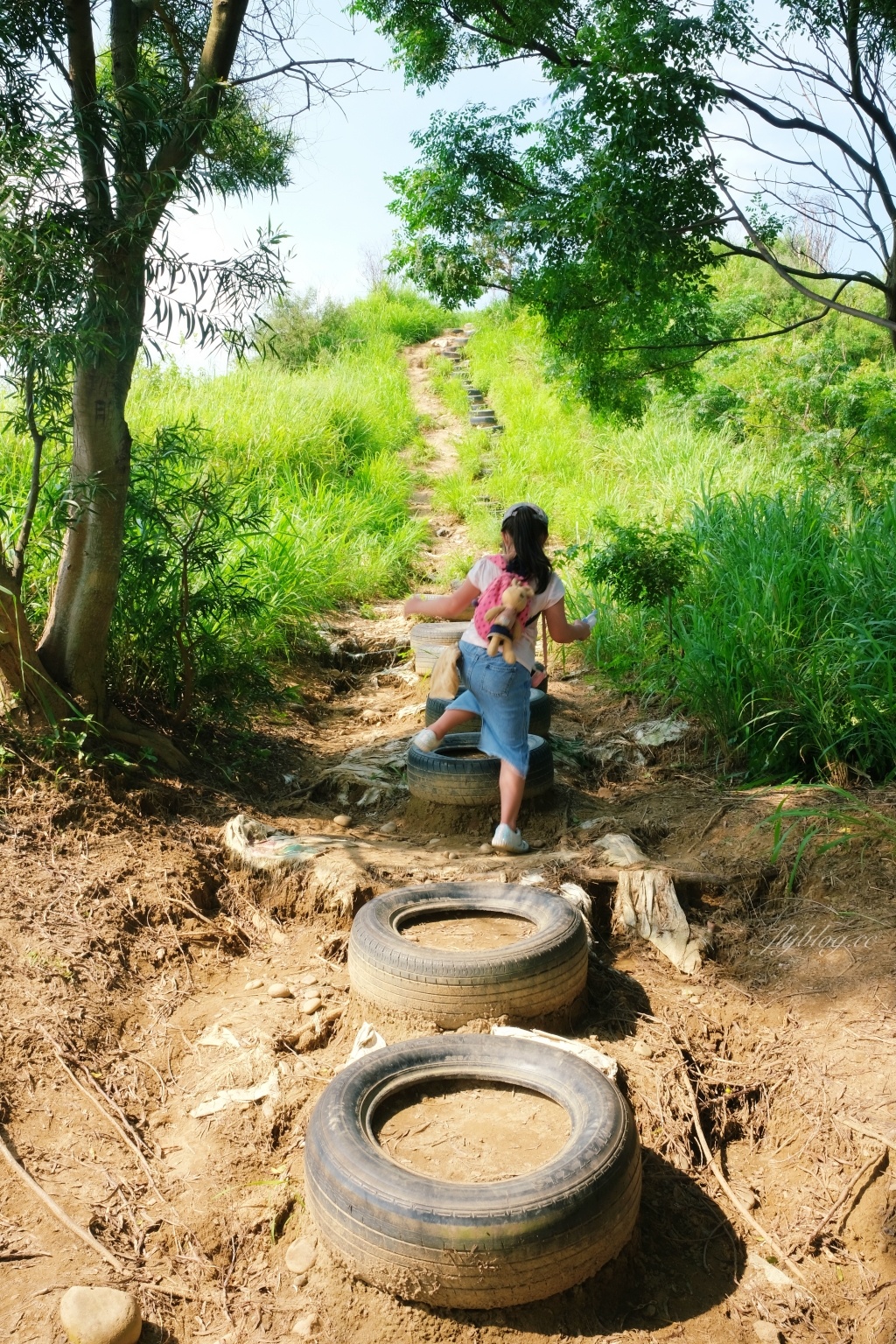 【台中烏日】知高圳步道，延途林蔭、石板路和木棧道，輕鬆360度遠眺台中美景 @飛天璇的口袋