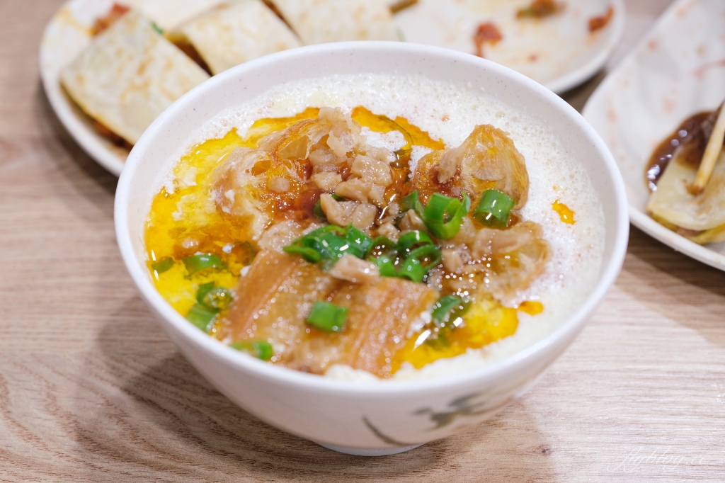 【台中南屯】炳修豆漿，早餐店也賣烤鴨，一大早就吃得到，夜貓子也有好去處 @飛天璇的口袋