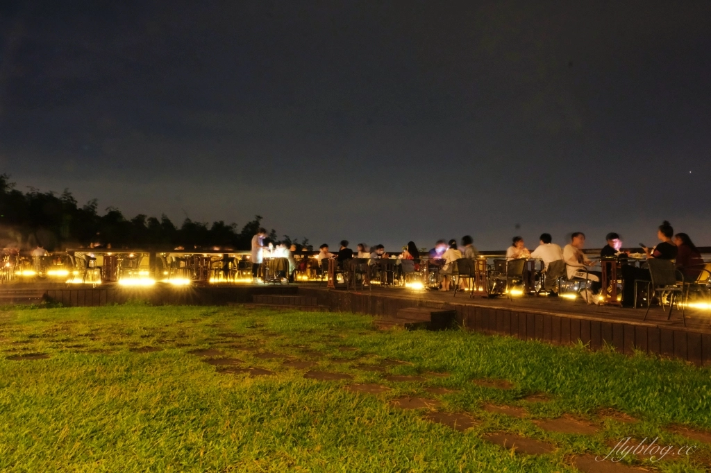 台中沙鹿｜Mitaka 3e Cafe．可愛的龍貓主題夜景餐廳，可以欣賞台中百萬夜景 @飛天璇的口袋