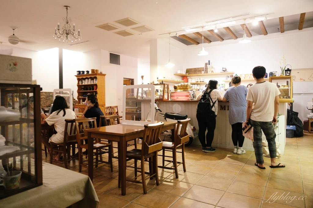 台中沙鹿｜Mitaka 3e Cafe．可愛的龍貓主題夜景餐廳，可以欣賞台中百萬夜景 @飛天璇的口袋