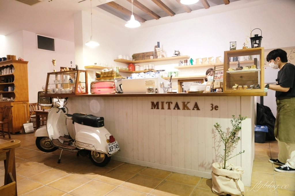 台中沙鹿｜Mitaka 3e Cafe．可愛的龍貓主題夜景餐廳，可以欣賞台中百萬夜景 @飛天璇的口袋
