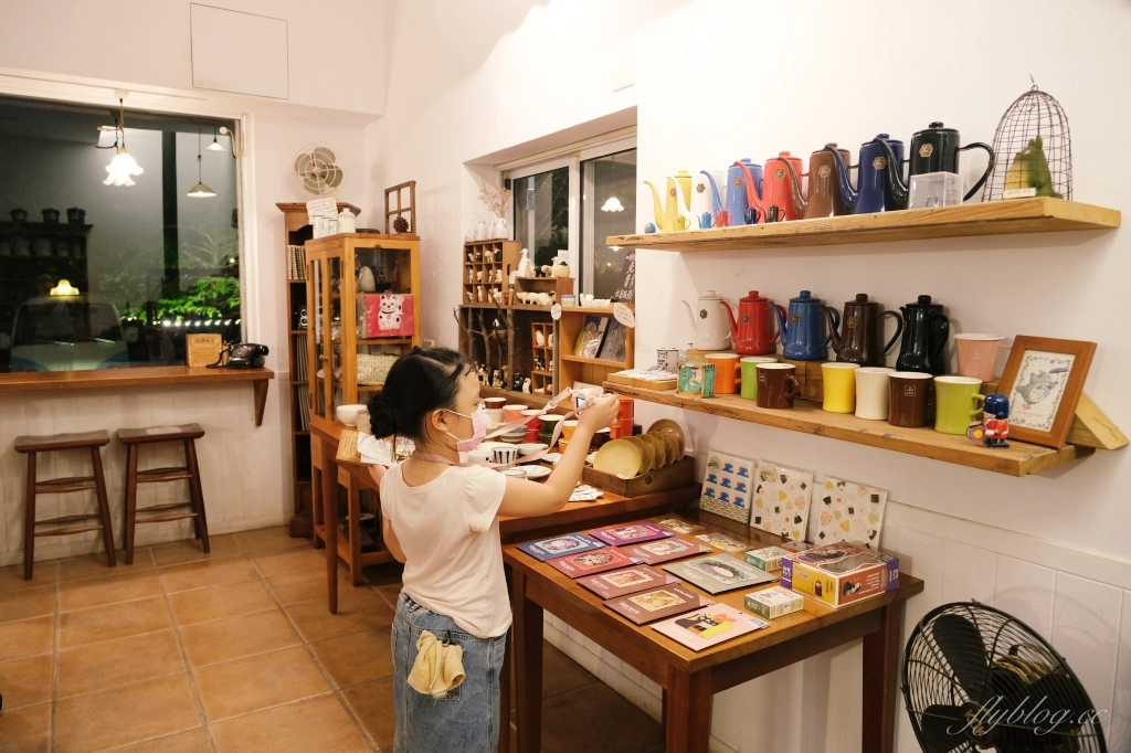 台中沙鹿｜Mitaka 3e Cafe．可愛的龍貓主題夜景餐廳，可以欣賞台中百萬夜景 @飛天璇的口袋