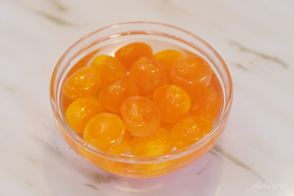 蛋黃酥食譜｜蛋黃酥的做法｜中秋節必吃的蛋黃酥，氣炸烤箱做第一次就成功 @飛天璇的口袋