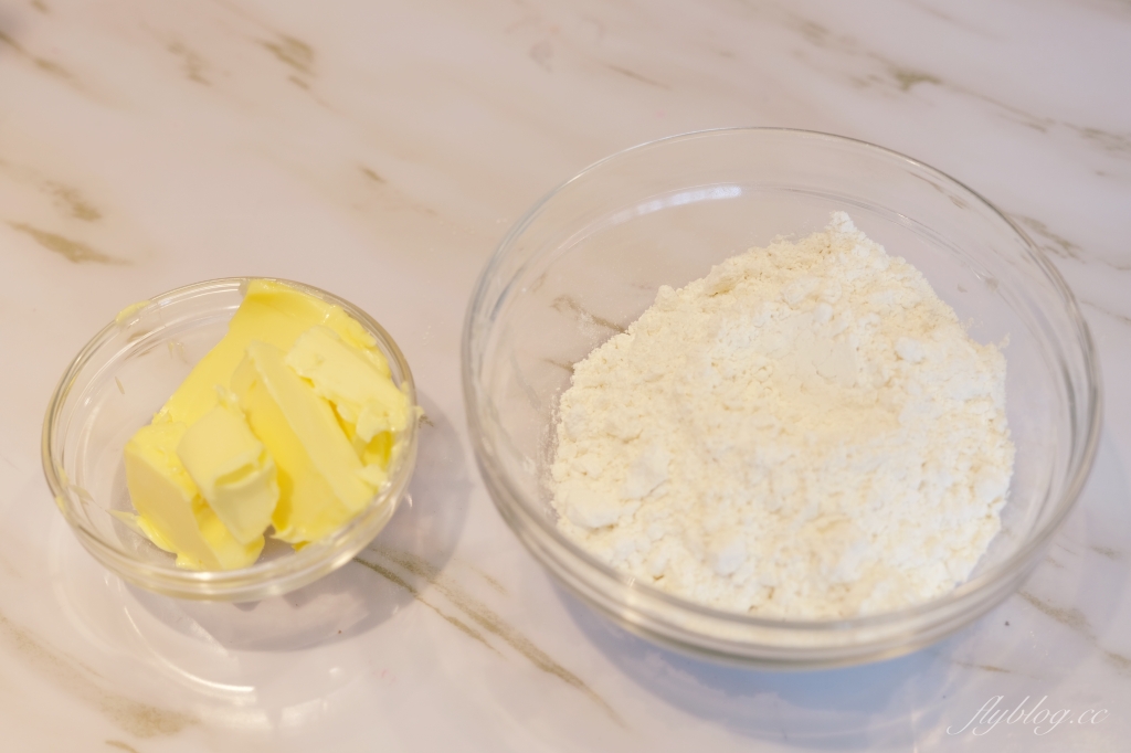 蛋黃酥食譜｜蛋黃酥的做法｜中秋節必吃的蛋黃酥，氣炸烤箱做第一次就成功 @飛天璇的口袋