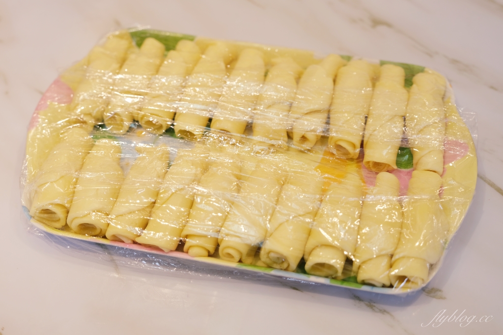 蛋黃酥食譜｜蛋黃酥的做法｜中秋節必吃的蛋黃酥，氣炸烤箱做第一次就成功 @飛天璇的口袋