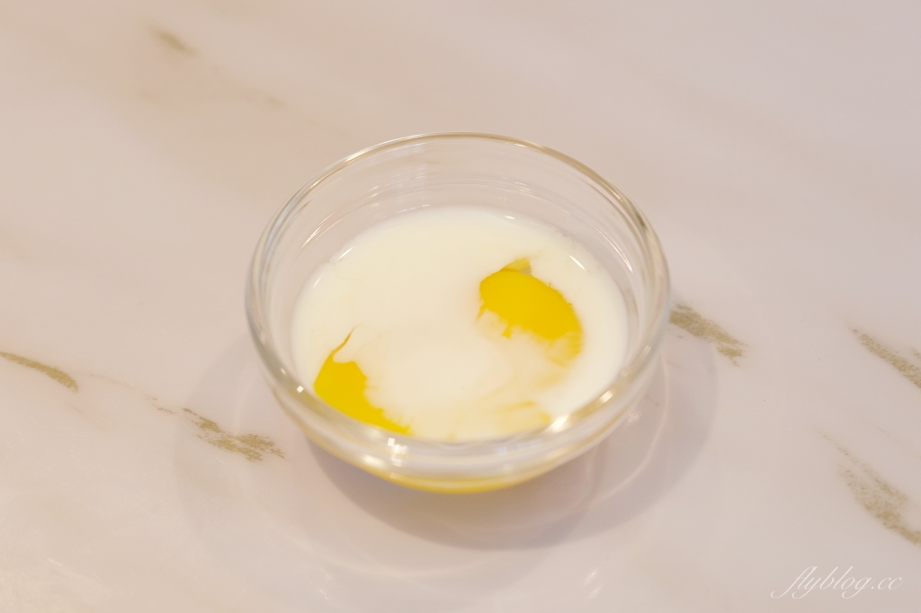 蛋黃酥食譜｜蛋黃酥的做法｜中秋節必吃的蛋黃酥，氣炸烤箱做第一次就成功 @飛天璇的口袋