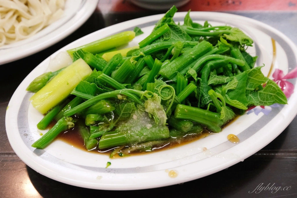 嘉義東區｜崇文錦魯麵．嘉義60年老店，從一碗1元攤車開始賣起白醋涼麵 @飛天璇的口袋