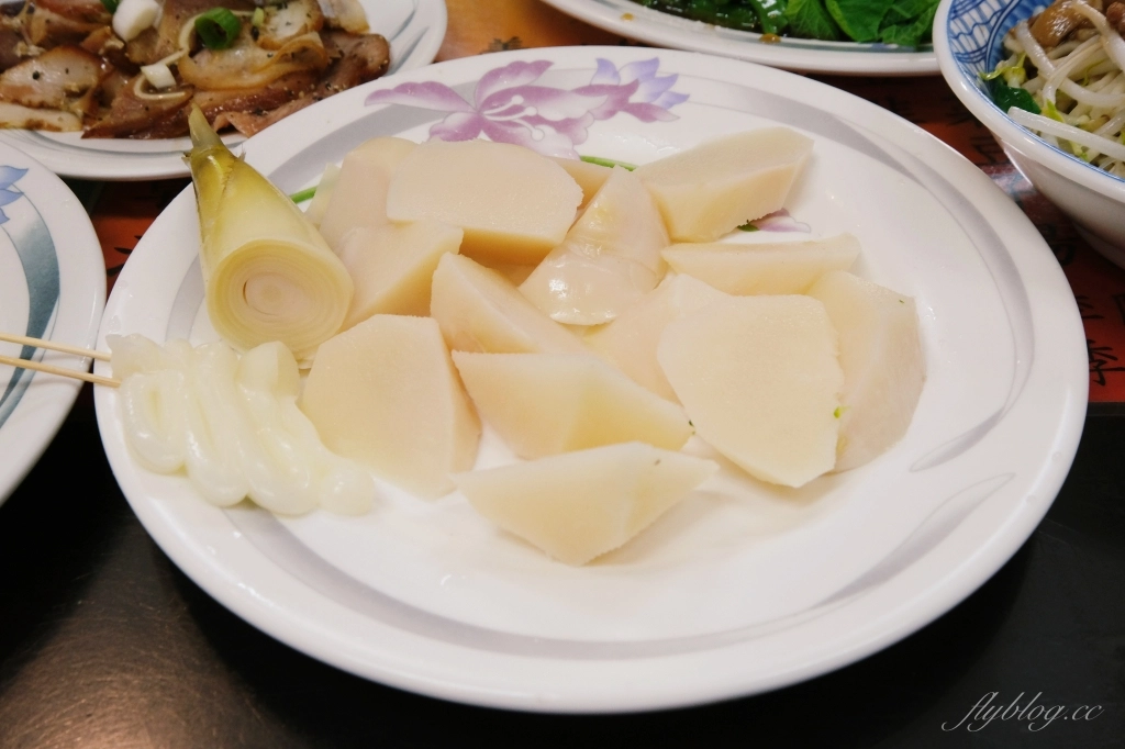 嘉義東區｜崇文錦魯麵．嘉義60年老店，從一碗1元攤車開始賣起白醋涼麵 @飛天璇的口袋