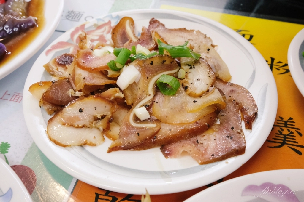 嘉義東區｜崇文錦魯麵．嘉義60年老店，從一碗1元攤車開始賣起白醋涼麵 @飛天璇的口袋