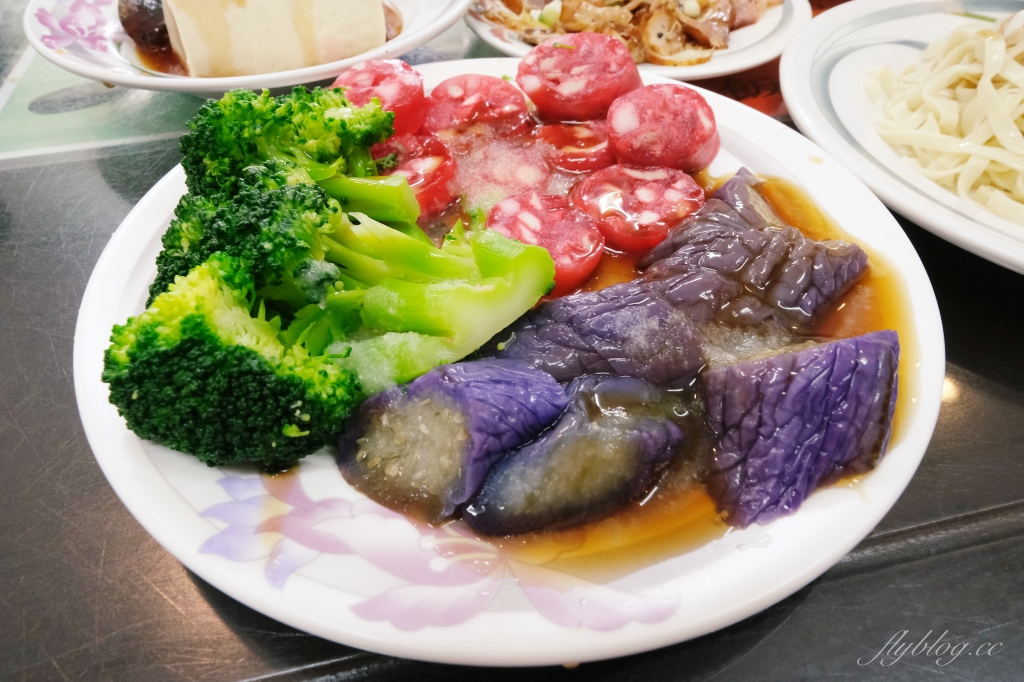 嘉義東區｜崇文錦魯麵．嘉義60年老店，從一碗1元攤車開始賣起白醋涼麵 @飛天璇的口袋