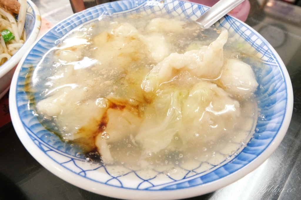 嘉義東區｜崇文錦魯麵．嘉義60年老店，從一碗1元攤車開始賣起白醋涼麵 @飛天璇的口袋