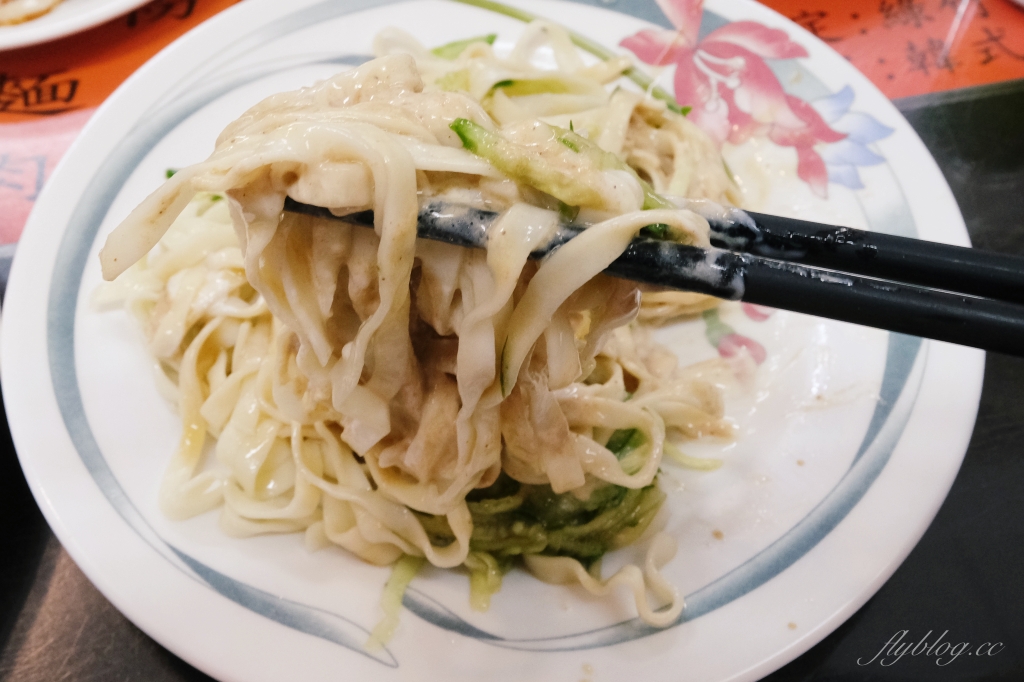 嘉義東區｜崇文錦魯麵．嘉義60年老店，從一碗1元攤車開始賣起白醋涼麵 @飛天璇的口袋