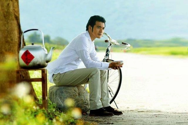 台東池上｜伯朗大道，台東最夯的打卡點天堂之路，男神金城武拍攝廣告的金城武樹 @飛天璇的口袋