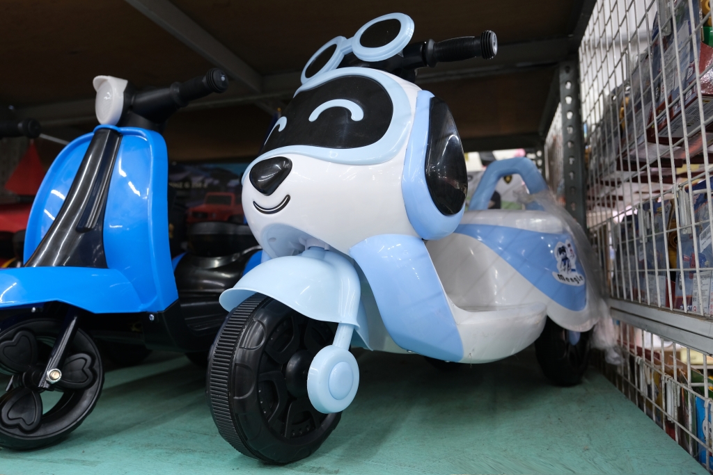 【台中西屯】春日部玩具批發超市，佔地寬廣的玩具批發店，玩具、書籍、文具、生活雜物，會員最低價5折起 @飛天璇的口袋