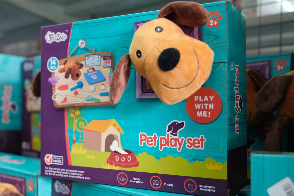 【台中西屯】春日部玩具批發超市，佔地寬廣的玩具批發店，玩具、書籍、文具、生活雜物，會員最低價5折起 @飛天璇的口袋