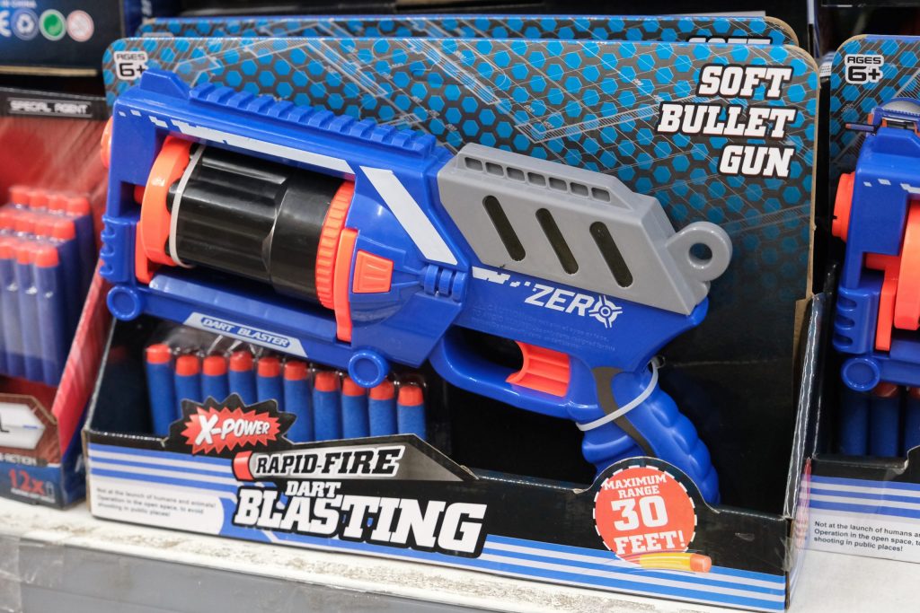 【台中西屯】春日部玩具批發超市，佔地寬廣的玩具批發店，玩具、書籍、文具、生活雜物，會員最低價5折起 @飛天璇的口袋